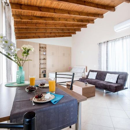 شقة Top Floor Modern Studio In Central Koropi المظهر الخارجي الصورة