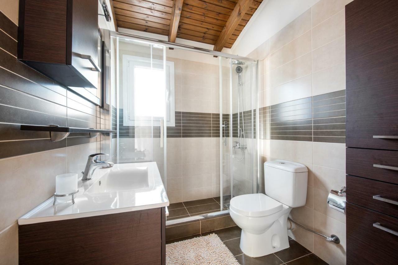 شقة Top Floor Modern Studio In Central Koropi المظهر الخارجي الصورة